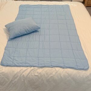 Kids/Toddlers Light Blue Quilted Blanket/Comforter and Pillow Set